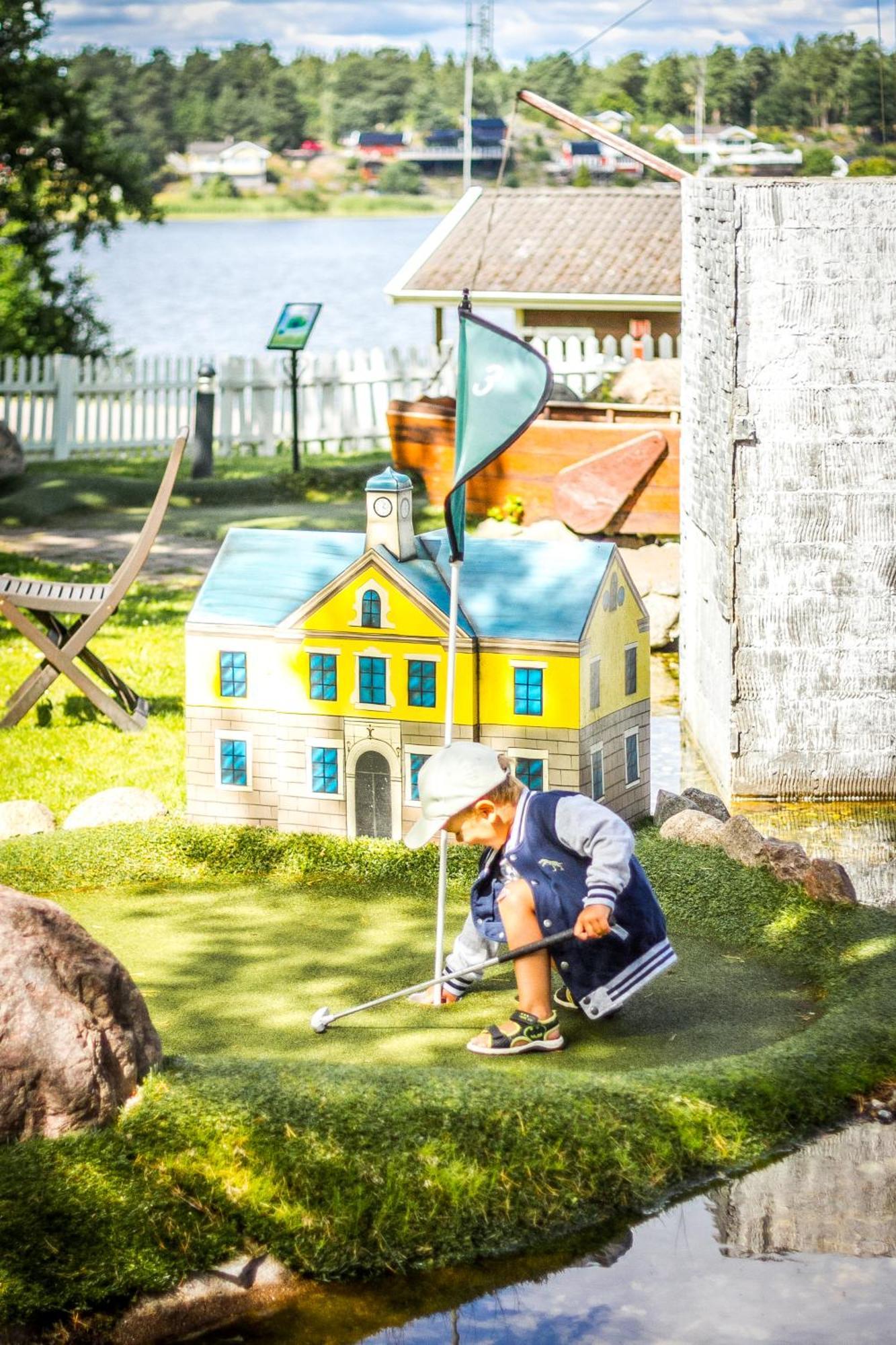 Kristinehamn Herrgardscamping & Stugor Buitenkant foto