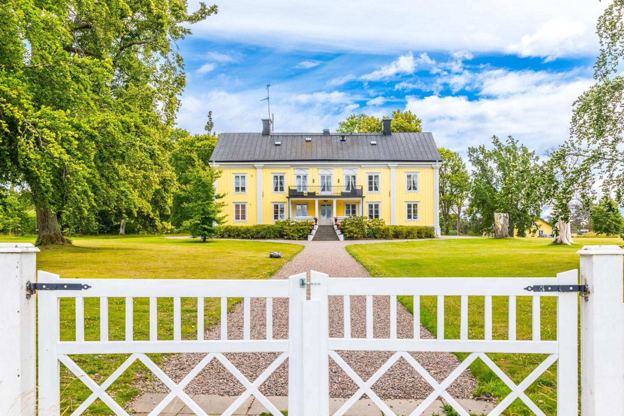 Kristinehamn Herrgardscamping & Stugor Buitenkant foto